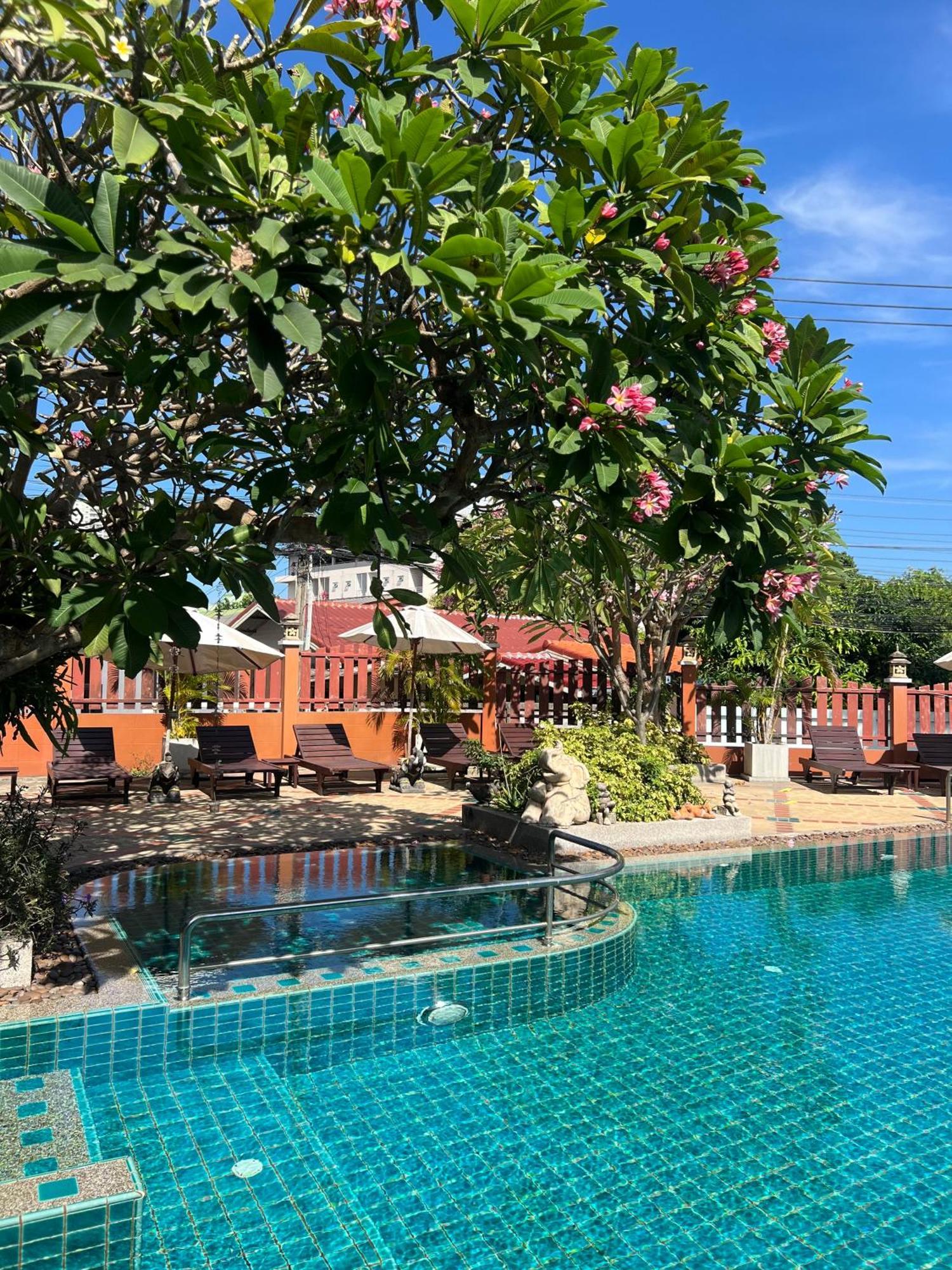 Pattara Mansion พัทยา Hotel Pattaya Exterior photo